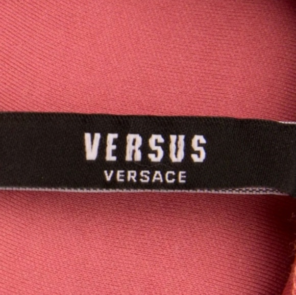NEW VERSUS VERSACE Cropped Patch Logo Sweatshirt - Picture 8 of 8